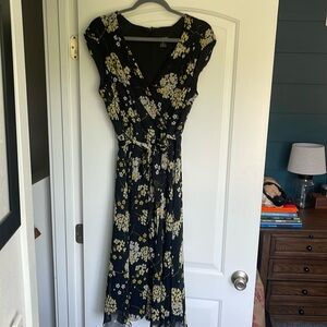 Liz Claiborne Floral v-neck dress